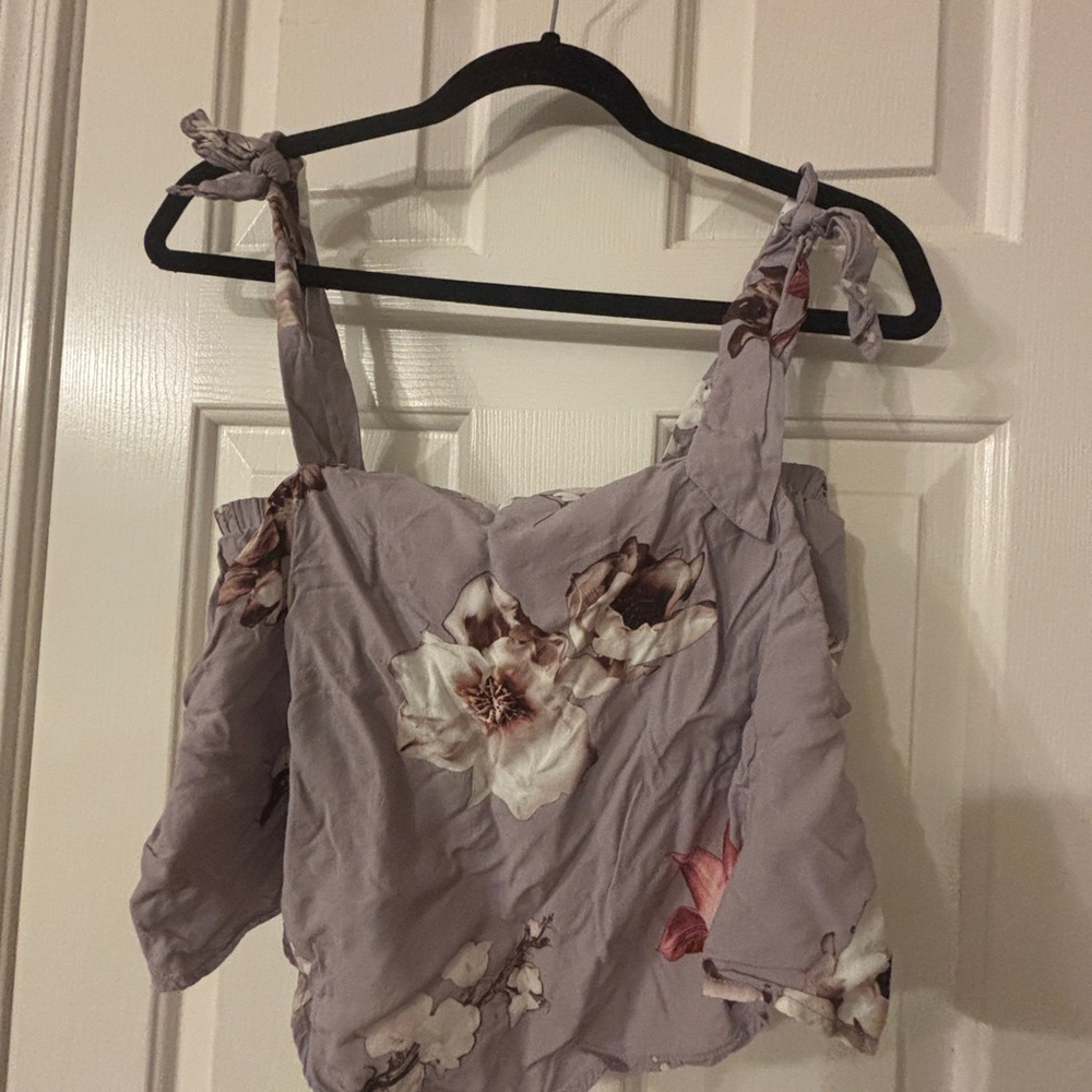 Plum Pretty Sugar Lavender Floral Tie-Shoulder Crop Top